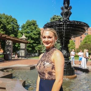 Meet your Posher, Hailey